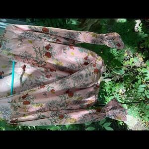 C&A Silky Floral Blouse Cropped,Plunge Neckline  Size Medium